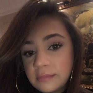 Meet your Posher, Nacima